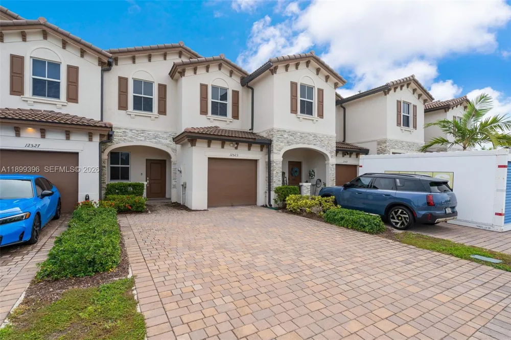 12523 NW 24th Ave Miami, FL 33167