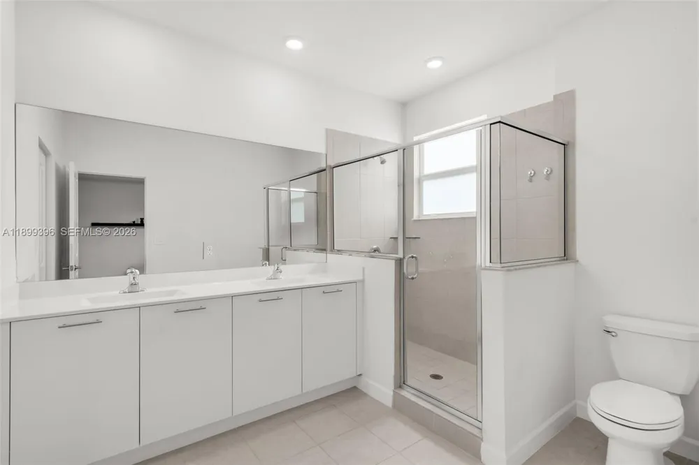 12523 NW 24th Ave Miami, FL 33167