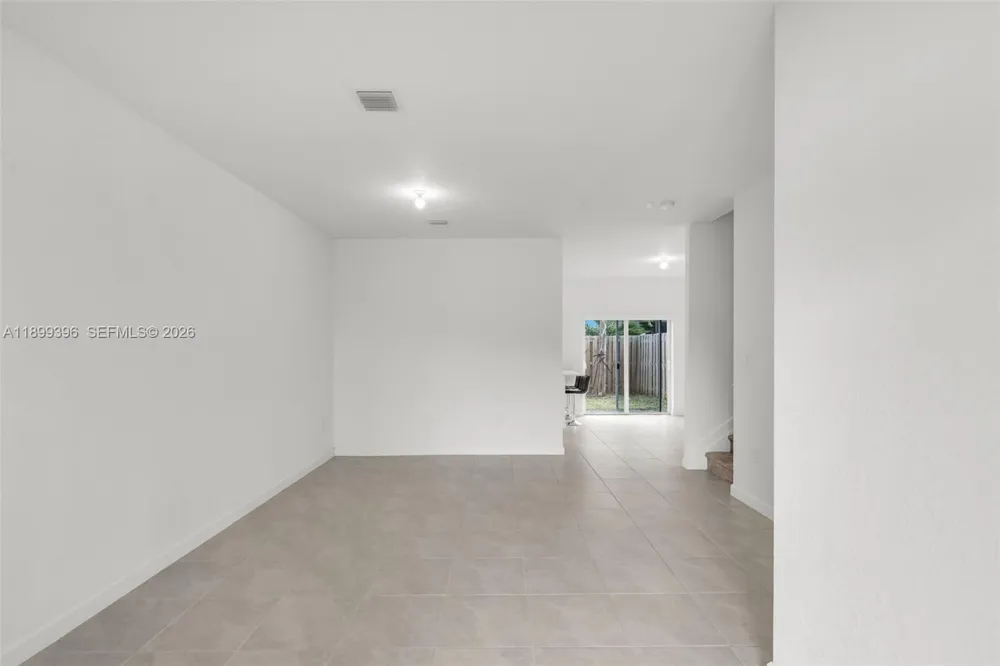12523 NW 24th Ave Miami, FL 33167