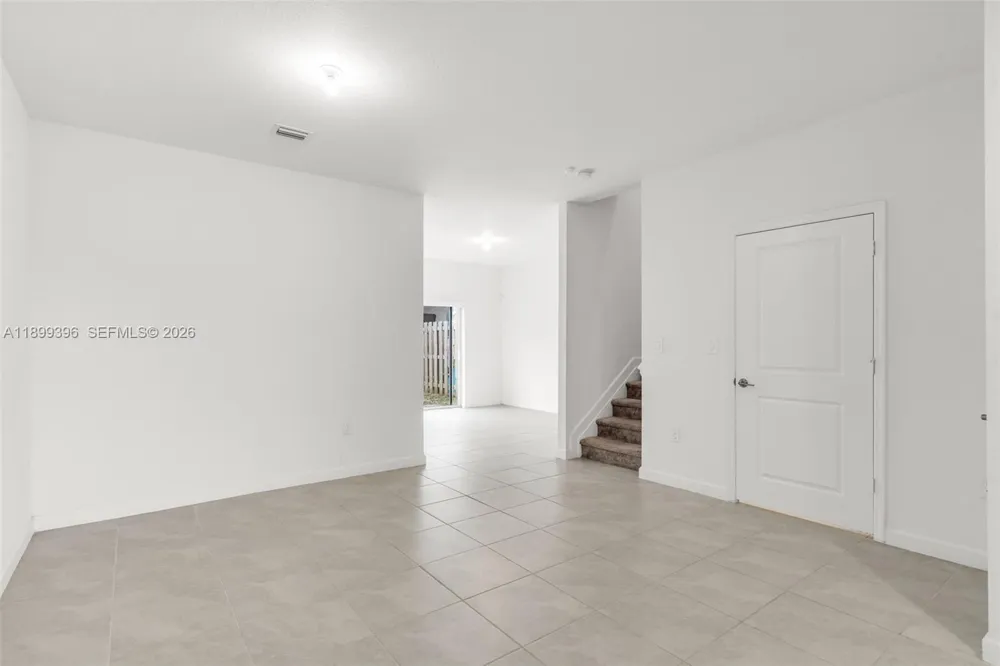 12523 NW 24th Ave Miami, FL 33167