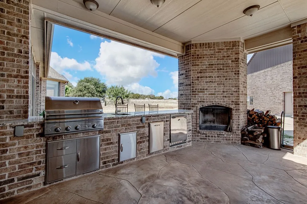 117 Citation Drive Cresson, TX 76035