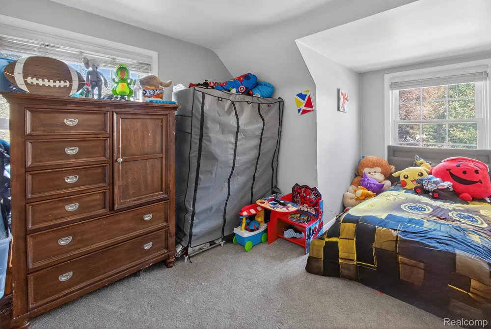 28025 Sunset Boulevard W Lathrup Village City, MI 48076