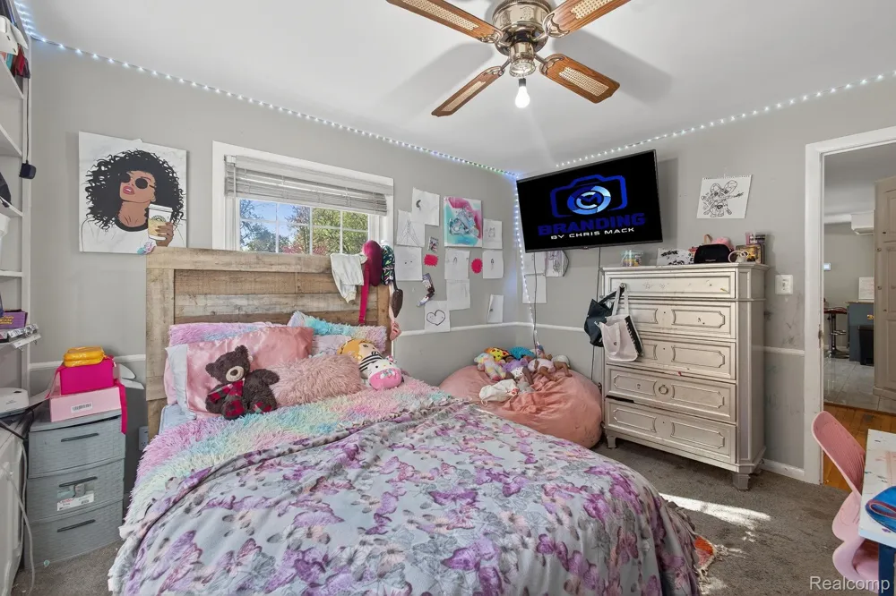 28025 Sunset Boulevard W Lathrup Village City, MI 48076