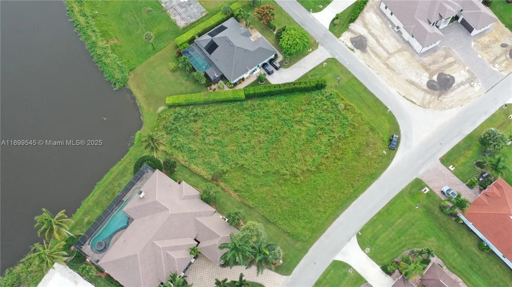18018 Royal Hammock Blvd Naples, FL 34114