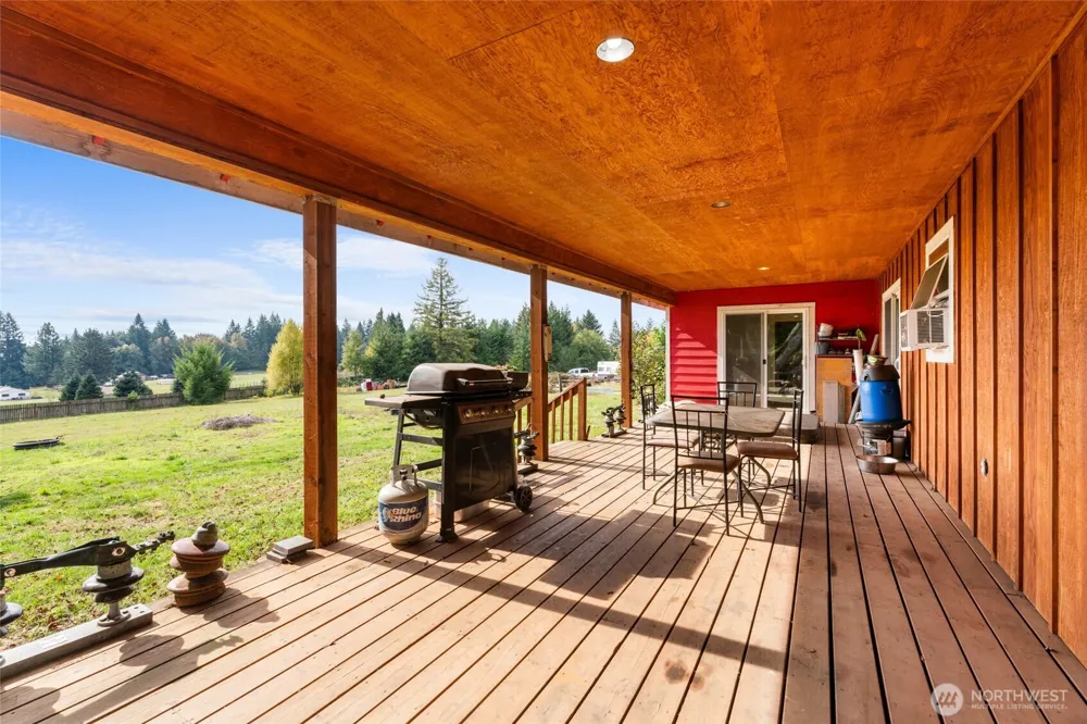 39812 94th Avenue La Center, WA 98629