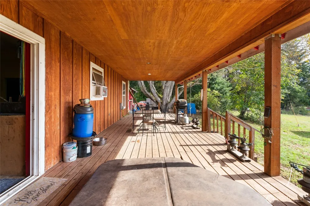 39812 94th Avenue La Center, WA 98629