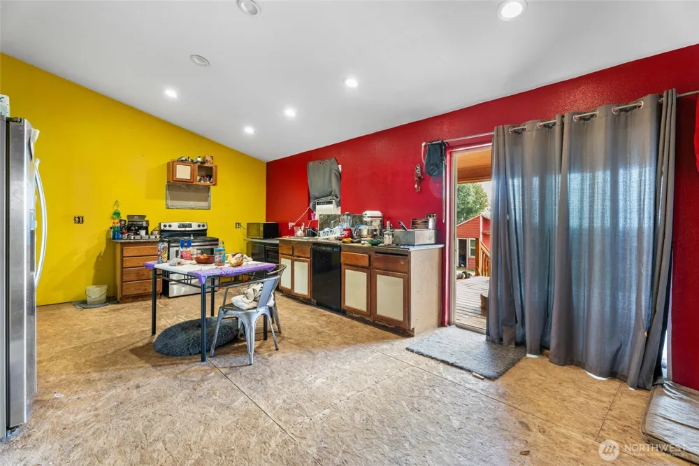 39812 94th Avenue La Center, WA 98629