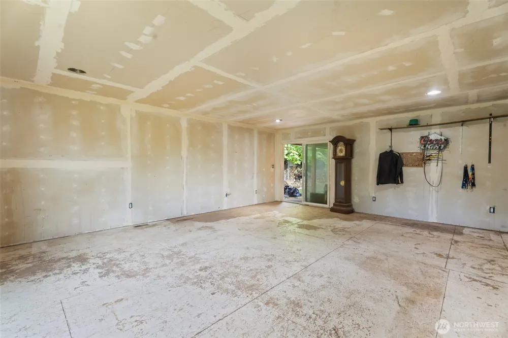 39812 94th Avenue La Center, WA 98629