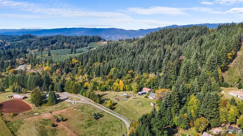 39812 94th Avenue La Center, WA 98629