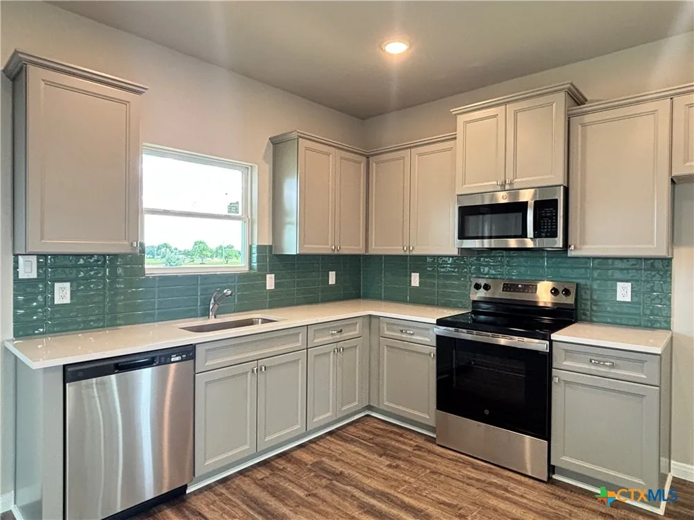 423 Calumet Palacios, TX 77465