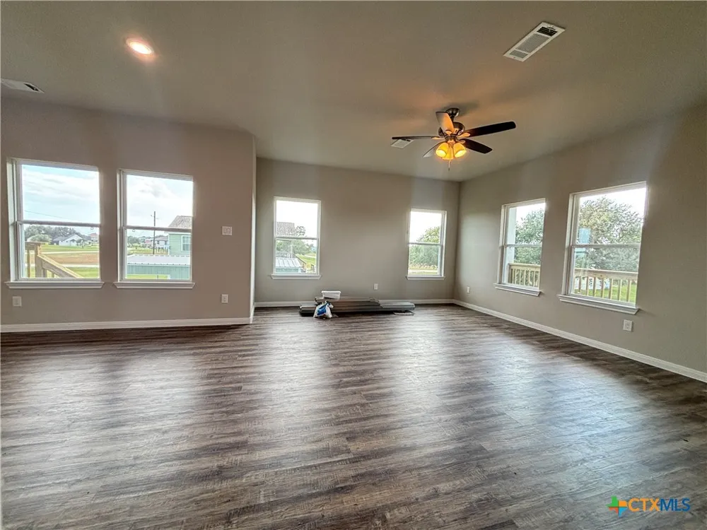 423 Calumet Palacios, TX 77465