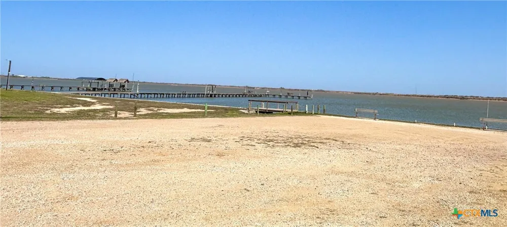 423 Calumet Palacios, TX 77465