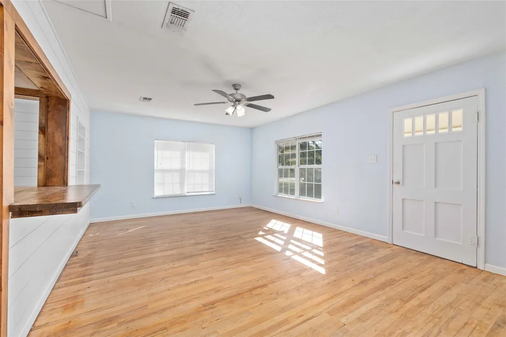 505 E Walcott Avenue Comanche, TX 76442