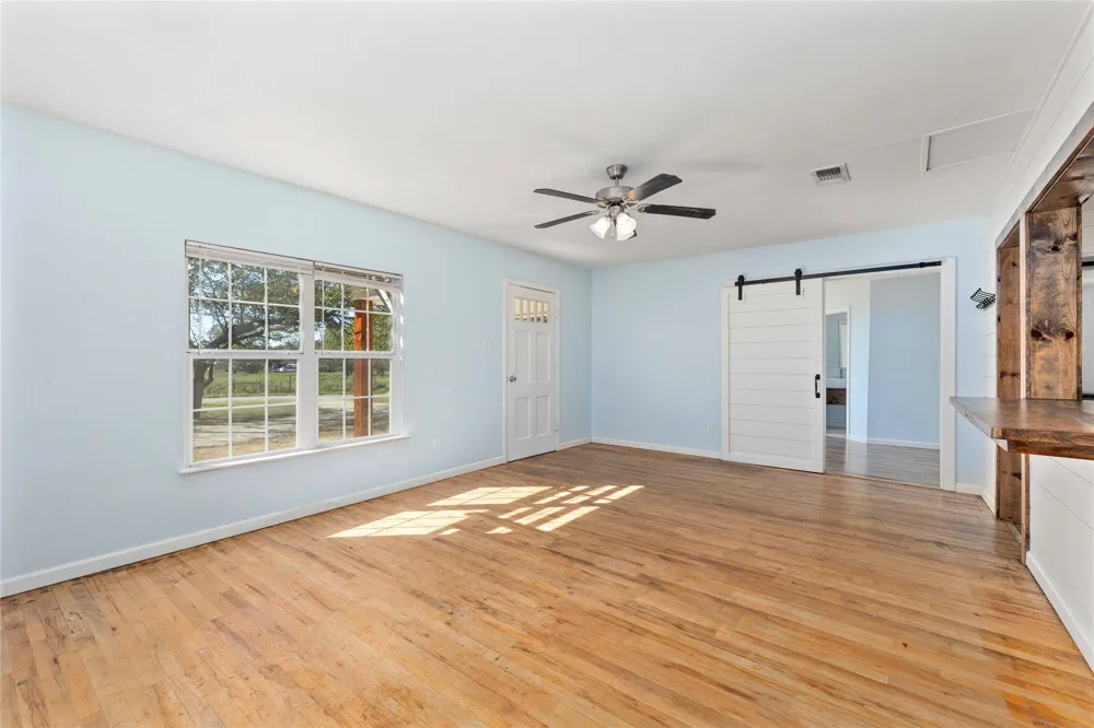 505 E Walcott Avenue Comanche, TX 76442