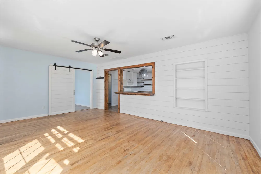 505 E Walcott Avenue Comanche, TX 76442