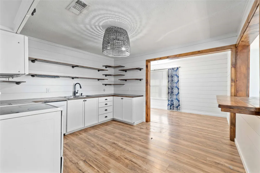 505 E Walcott Avenue Comanche, TX 76442