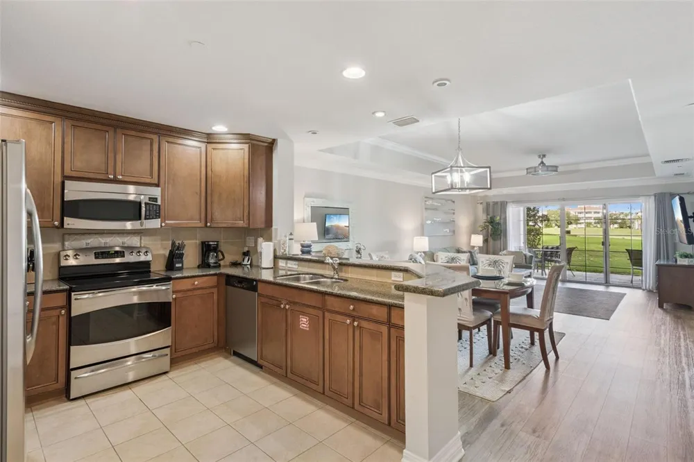 1100 SUNSET VIEW CIRCLE #102 Reunion, FL 34747