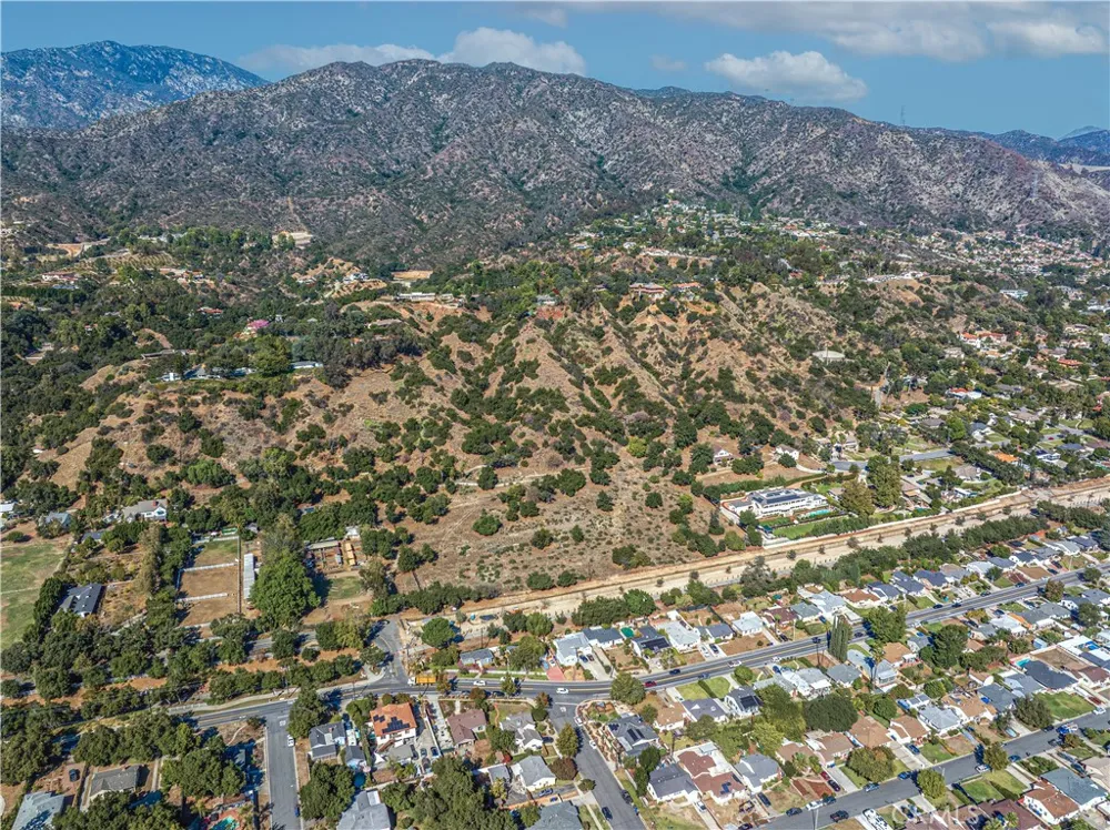 1901 Royal Oaks Bradbury, CA 91008