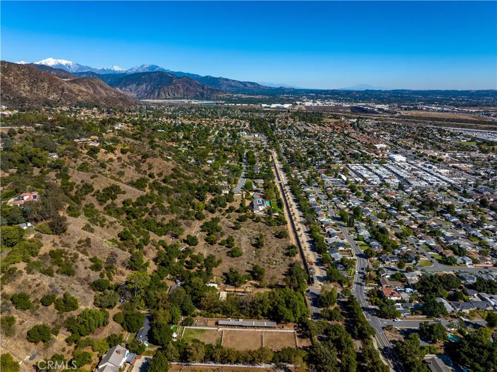 1901 Royal Oaks Bradbury, CA 91008