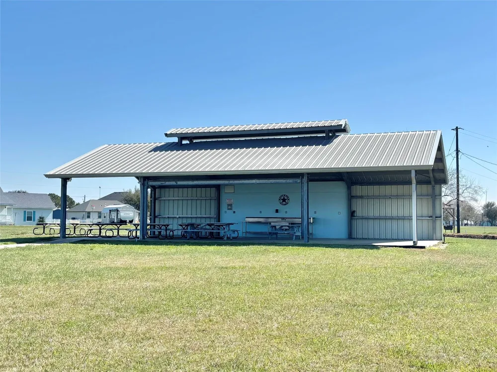 423 Calumet Palacios, TX 77465