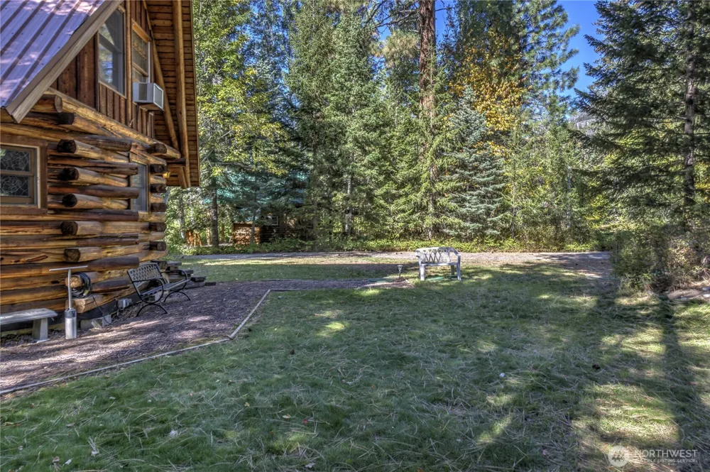 26 Mercer Road Mazama, WA 98833