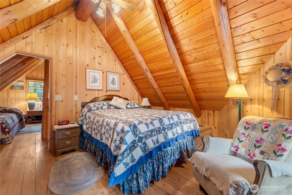 26 Mercer Road Mazama, WA 98833