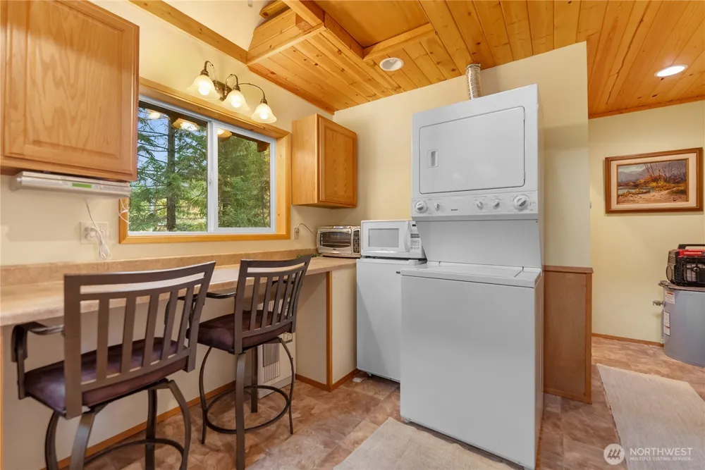 26 Mercer Road Mazama, WA 98833