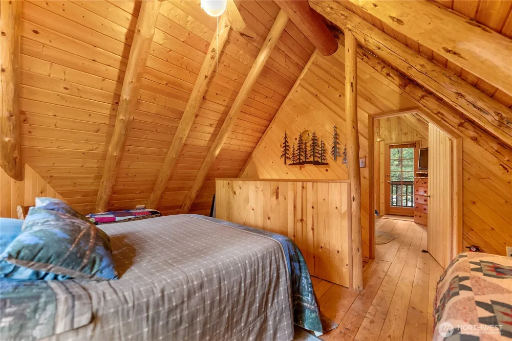 26 Mercer Road Mazama, WA 98833