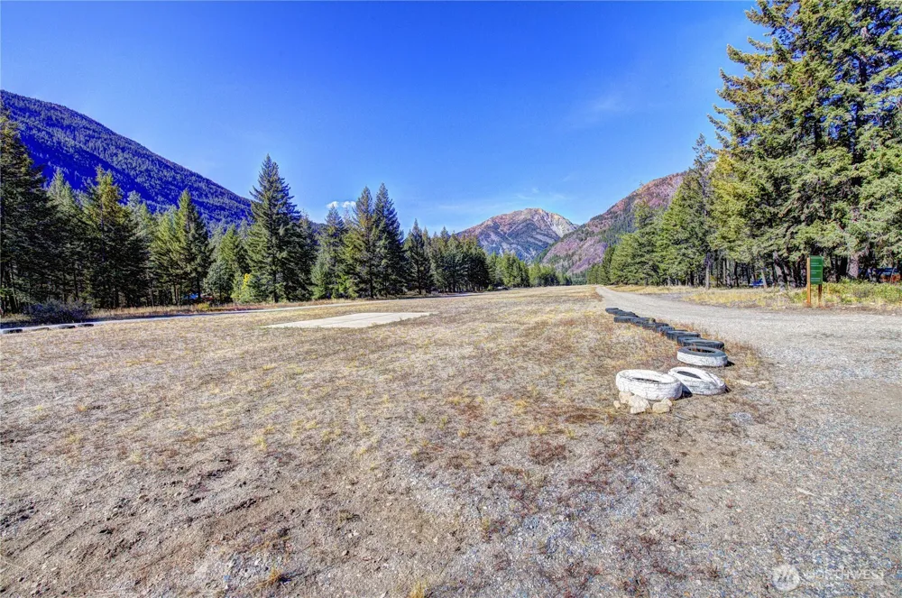 26 Mercer Road Mazama, WA 98833