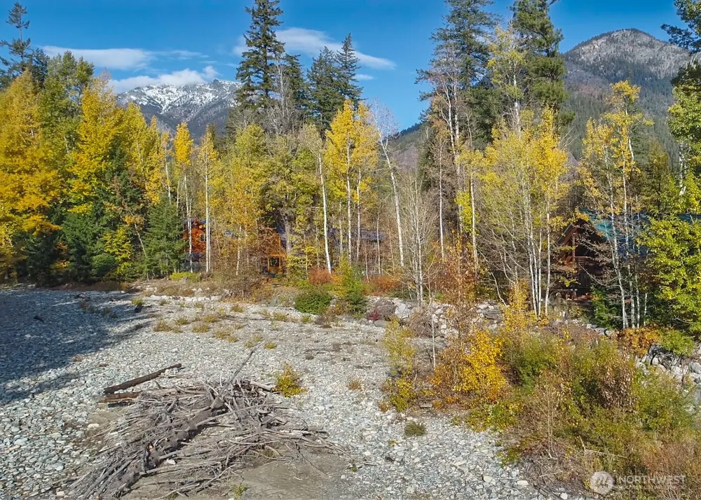 26 Mercer Road Mazama, WA 98833