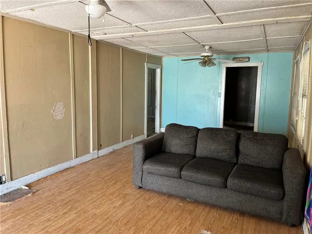 503 Johnson Street Freer, TX 78357