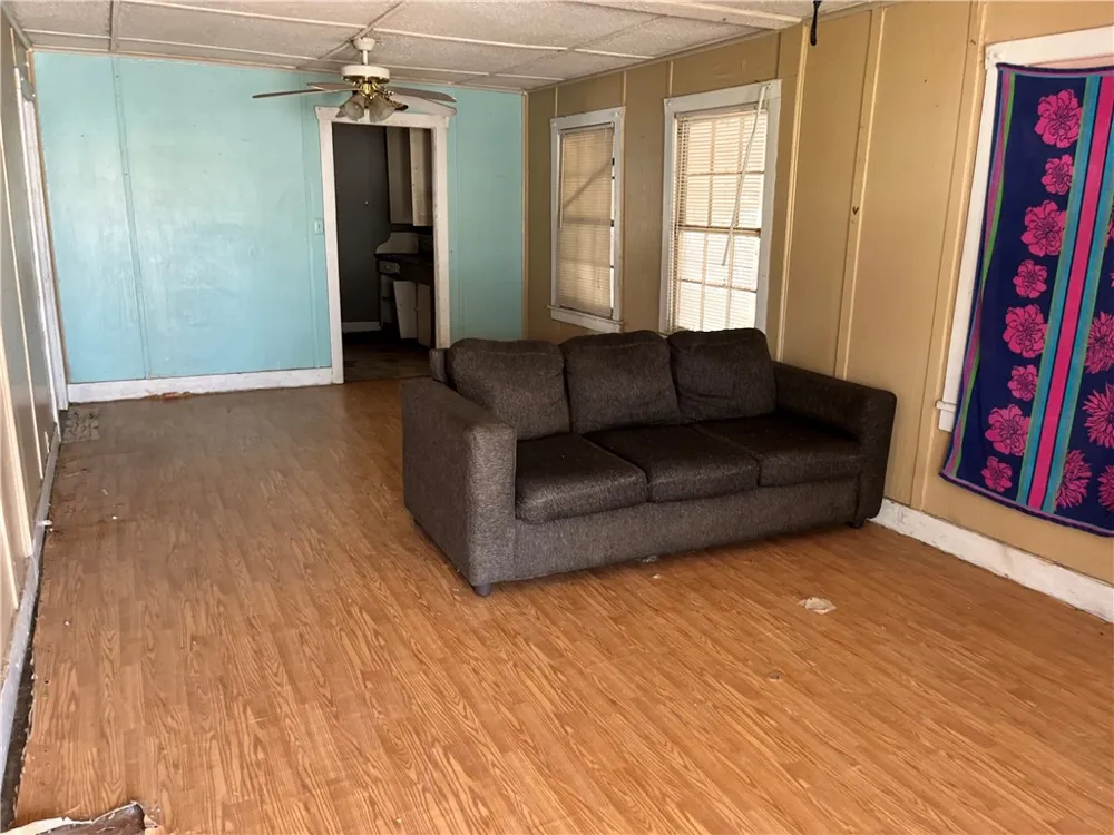 503 Johnson Street Freer, TX 78357