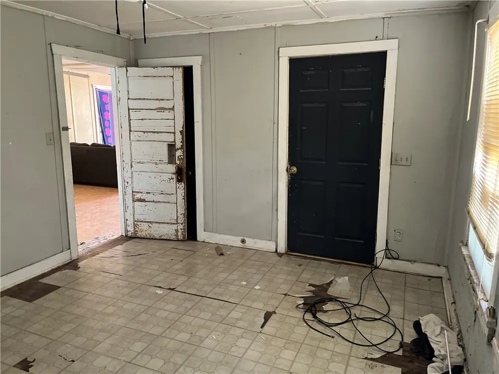 503 Johnson Street Freer, TX 78357