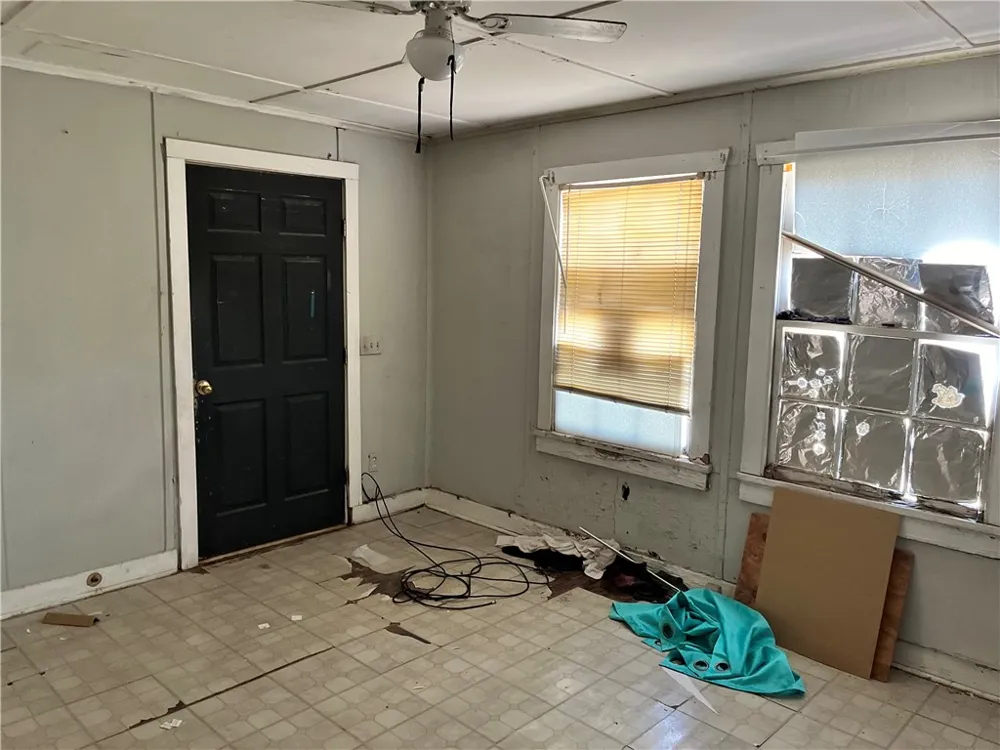 503 Johnson Street Freer, TX 78357