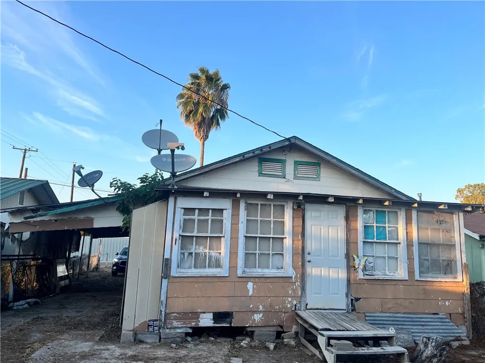 503 Johnson Street Freer, TX 78357