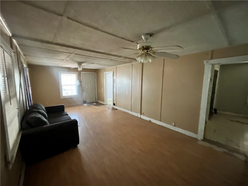 503 Johnson Street Freer, TX 78357