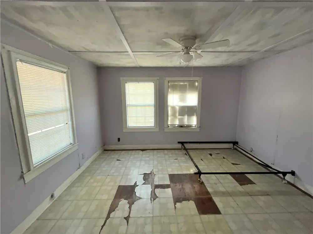 503 Johnson Street Freer, TX 78357