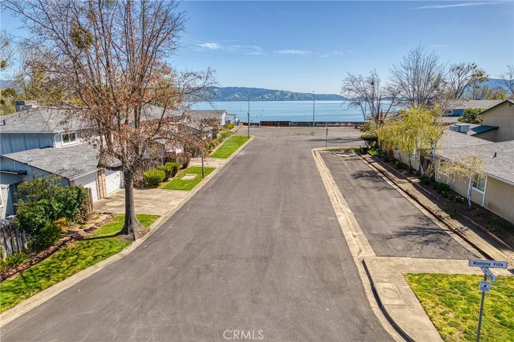 1832 Montana Vista Lakeport, CA 95453