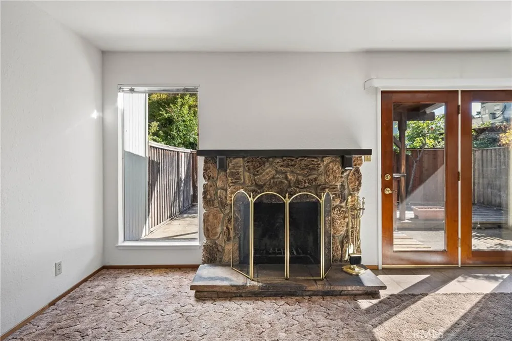 1832 Montana Vista Lakeport, CA 95453