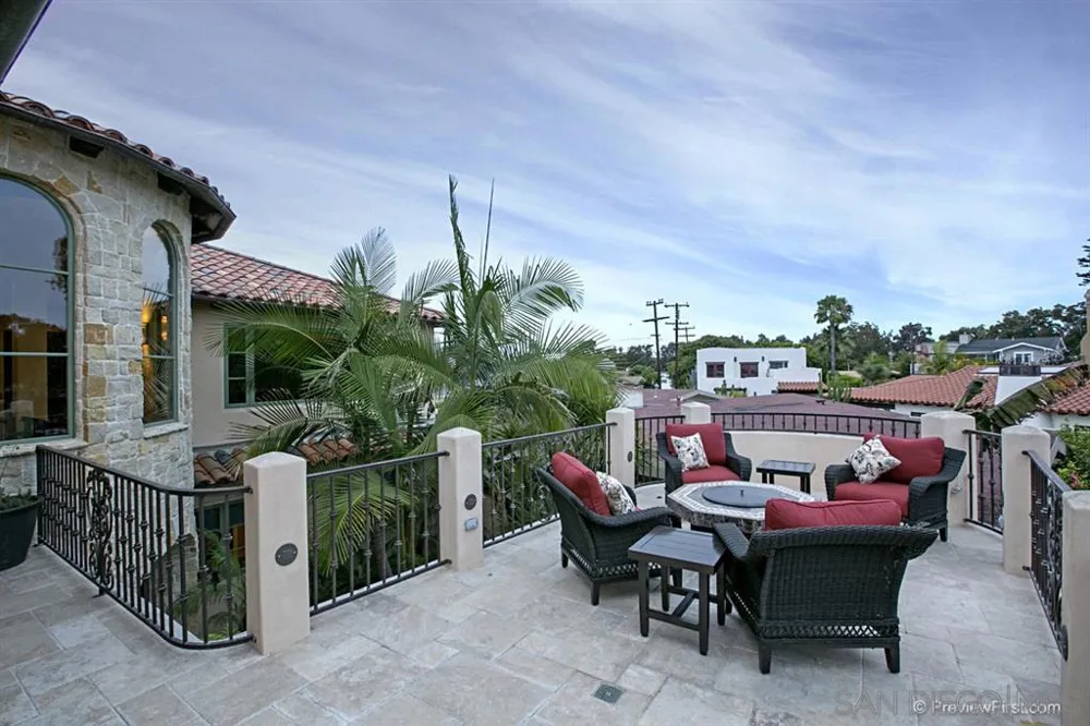 1150 Pine St Coronado, CA 92118