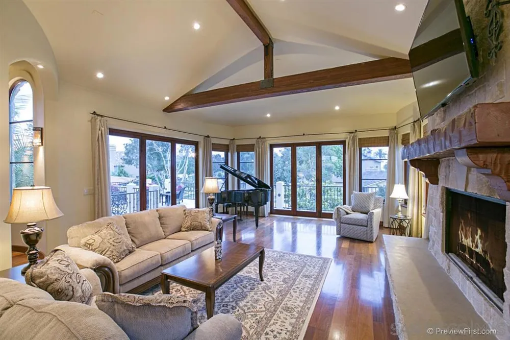 1150 Pine St Coronado, CA 92118