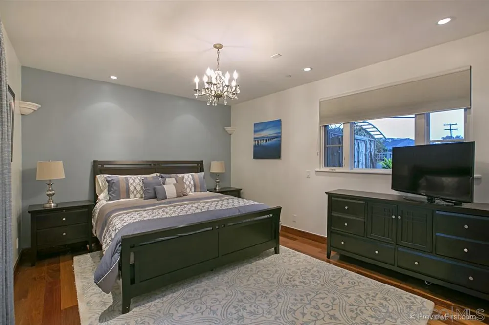 1150 Pine St Coronado, CA 92118