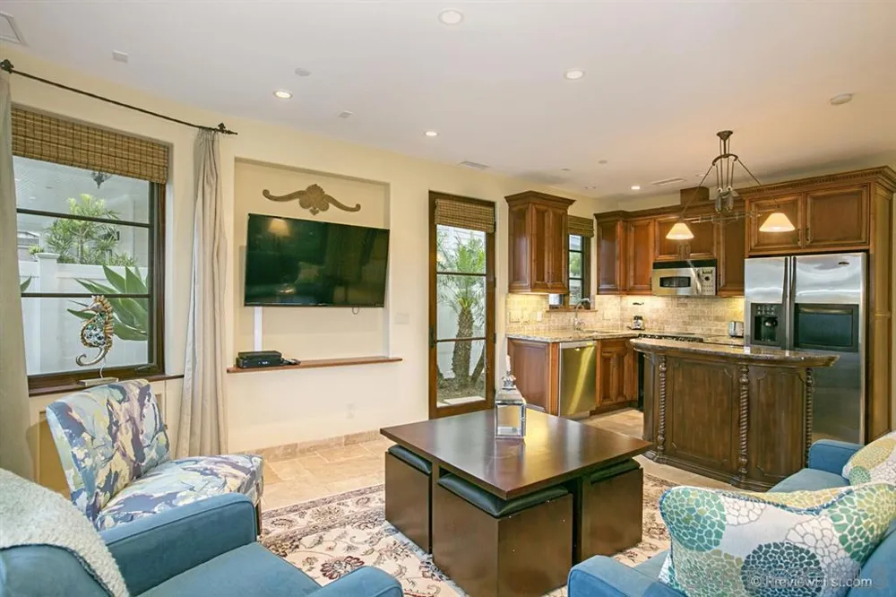 1150 Pine St Coronado, CA 92118