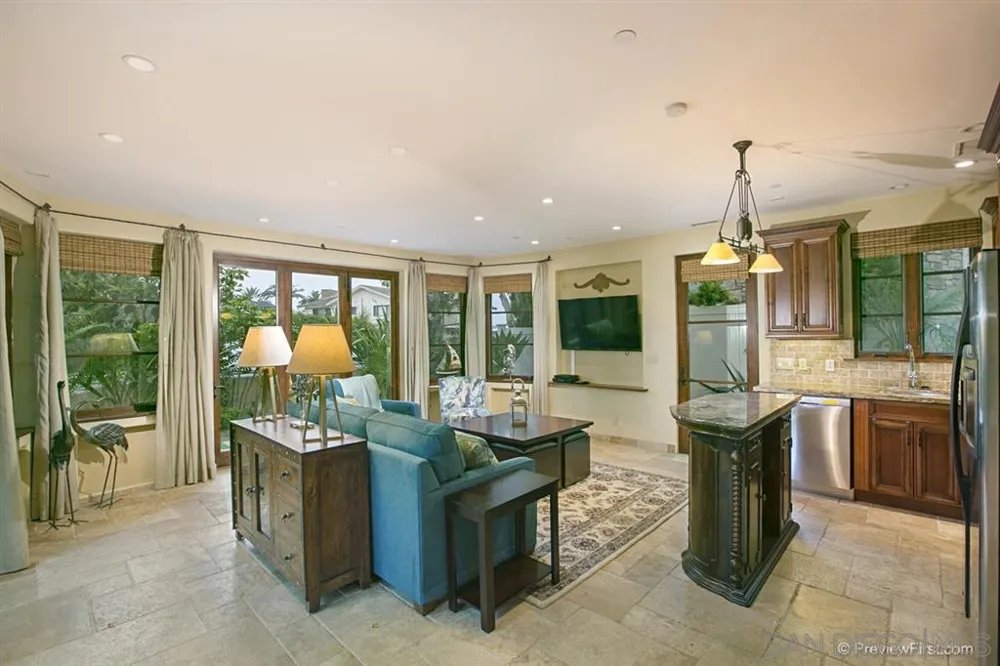 1150 Pine St Coronado, CA 92118