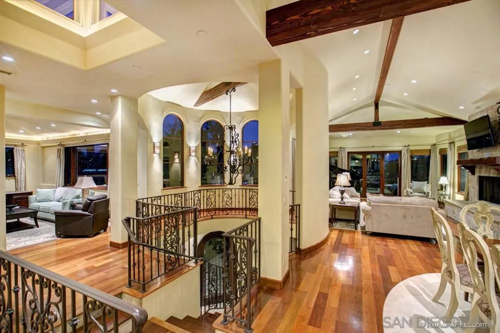 1150 Pine St Coronado, CA 92118