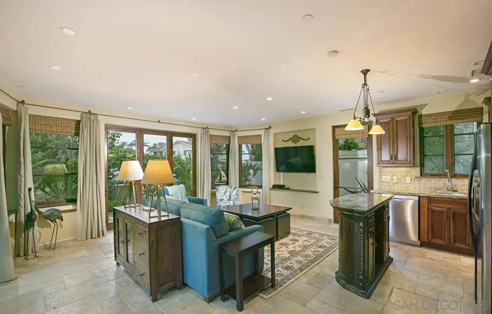 1150 Pine St Coronado, CA 92118