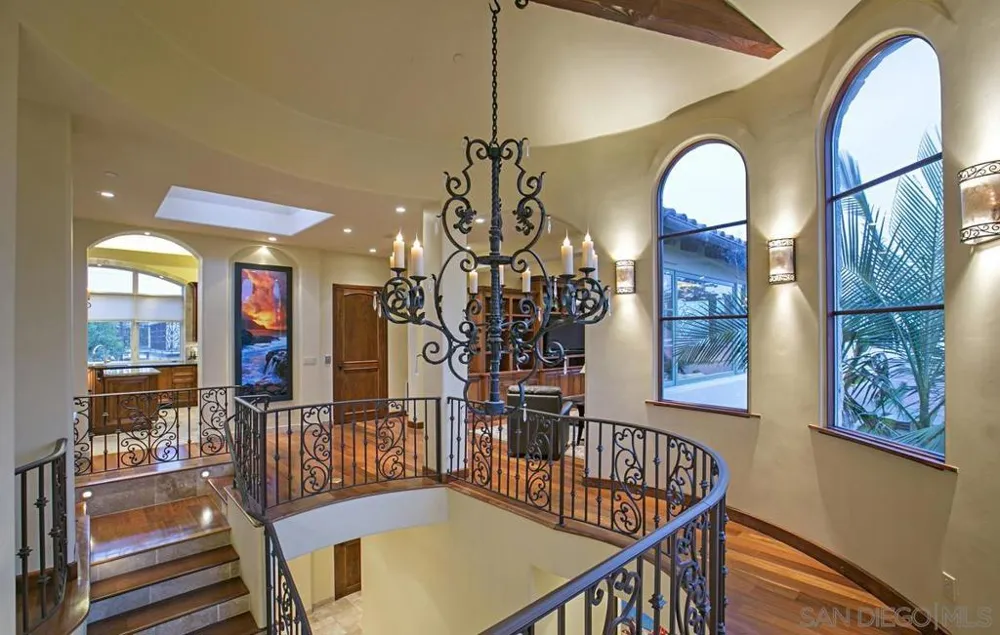 1150 Pine St Coronado, CA 92118