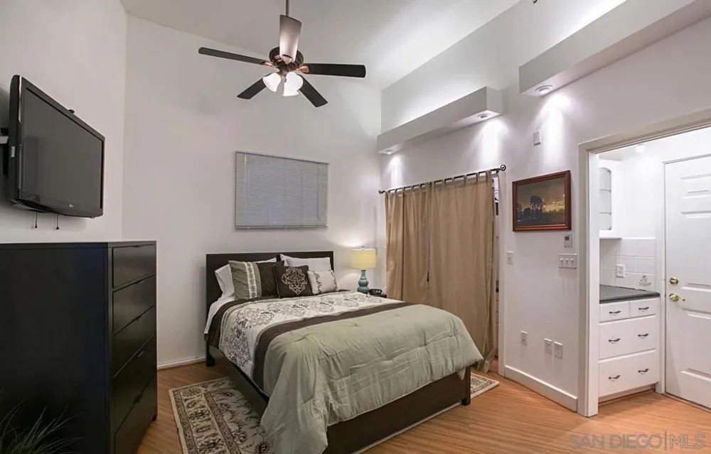 1150 Pine St Coronado, CA 92118