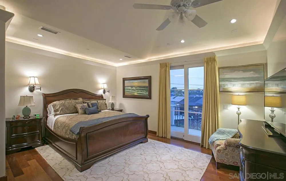 1150 Pine St Coronado, CA 92118