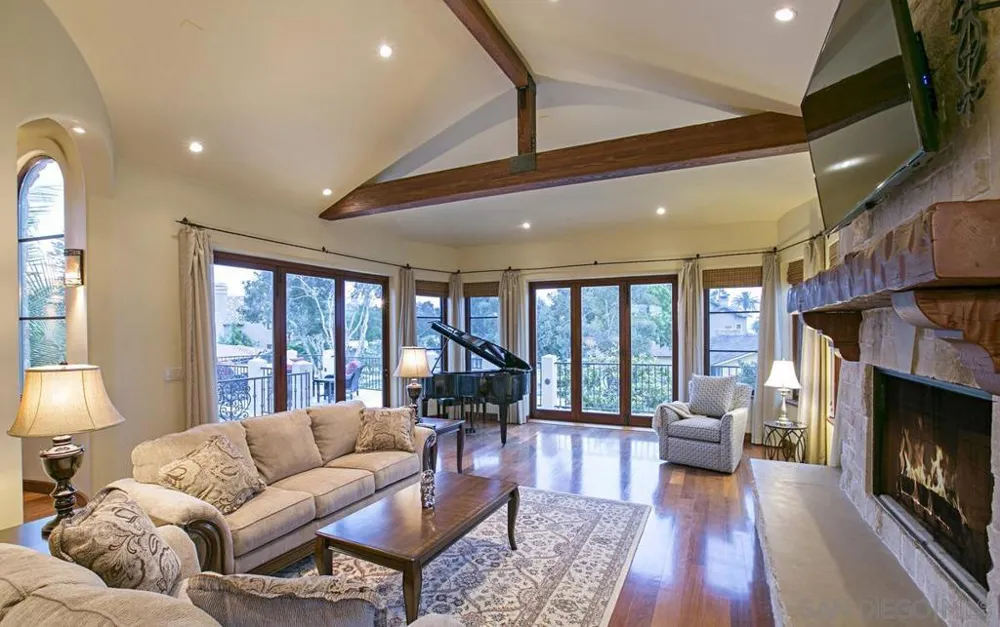 1150 Pine St Coronado, CA 92118